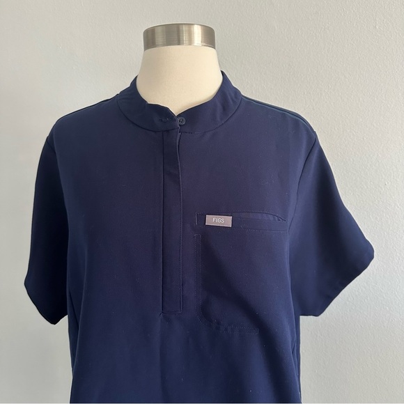 Figs Women's Navy Montex Scrub Top Large - Picture 12 of 14